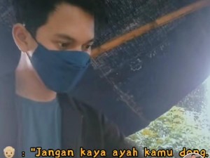 Netizen Bela Penjual Gorengan Ganteng yang Disuruh Jadi PNS