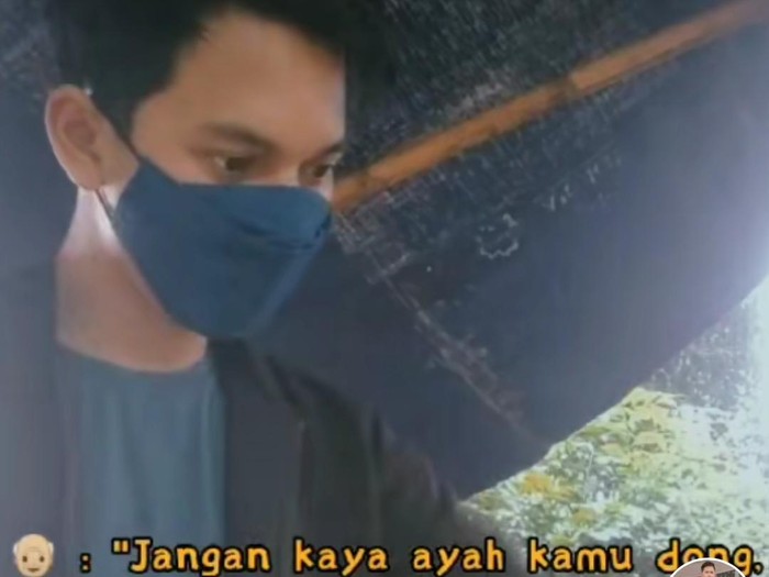 Netizen Bela Penjual Gorengan Ganteng yang Disuruh Jadi PNS Netizen Bela Penjual Gorengan Ganteng yang Disuruh Jadi PNS