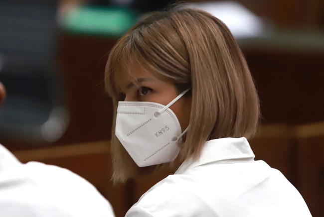 Rambutnya pun tetap ditata rapi dengan poni tipis yang memberi kesan lebih muda. Foto: Palevi/detikcom