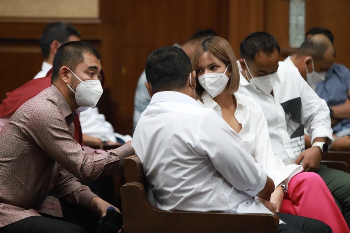 Nia Ramadhani dan Ardi Bakrie Nia Ramadhani dan Ardi Bakrie