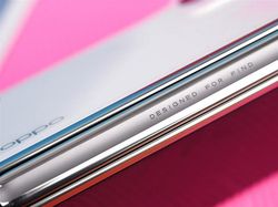 Menggodanya Oppo Find N, HP Layar Lipat Rp 17 Jutaan