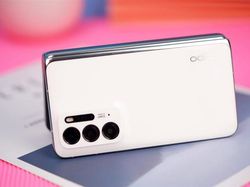 Menggodanya Oppo Find N, HP Layar Lipat Rp 17 Jutaan