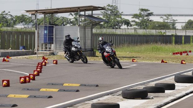Ototest Honda CB150X