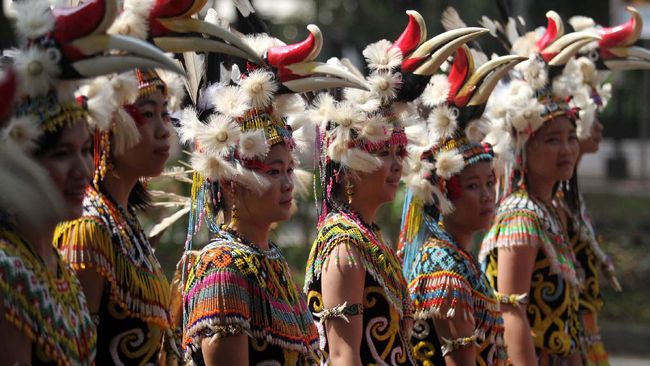 Berikut Yang Bukan Ciri ciri Suku Bangsa Adalah Suku-Suku di Pulau Kalimantan Beserta Penjelasannya, Ada Dayak-Bugis