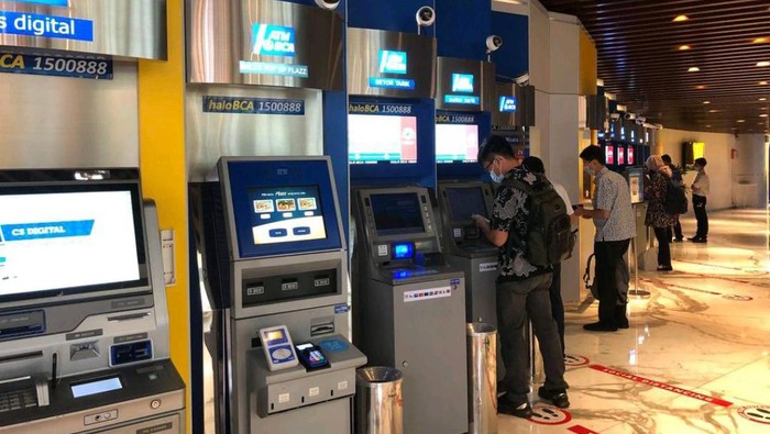Pelayanan Maksimal Perbankan Jelang Nataru Bank BCA optimis mengedepankan pelayanan maksimal jelang Natal dan Tahun Baru demi mengantisipasi kebutuhan perbankan nasabah.