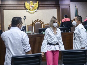 Nia Ramadhani Tampil Fresh di Sidang Narkoba, Apa Sih Rahasianya?