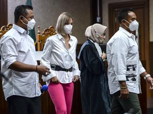 Cerita Nia Ramadhani Kenal Sabu dari Perkumpulan Syuting