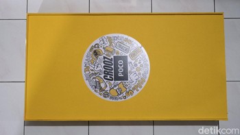 Paket penjualannya hadir dalam bentuk yang besar, lebih besar dari paket penjualan monitor PC 24 inch. Foto: detikINET/Anggoro Suryo Jati