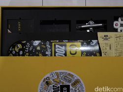 Membongkar Isi Kemasan Poco X3 GT Edisi Spesial Crooz