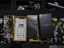 Membongkar Isi Kemasan Poco X3 GT Edisi Spesial Crooz