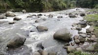 Ya, sungai di Driam Riverside Bandung adalah daya tarik utama dari segala fasilitas yang ada di sana. Keberadaannya membuat yang lain menjadi lebih hidup.