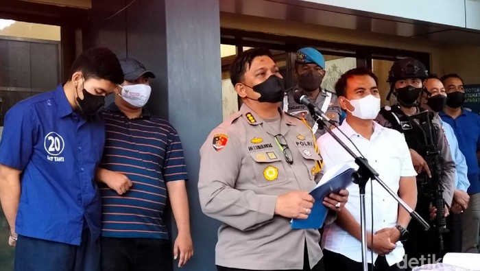 Rilis kasus perampokan gudang rokok di Solo, Kamis (16/12/2021).