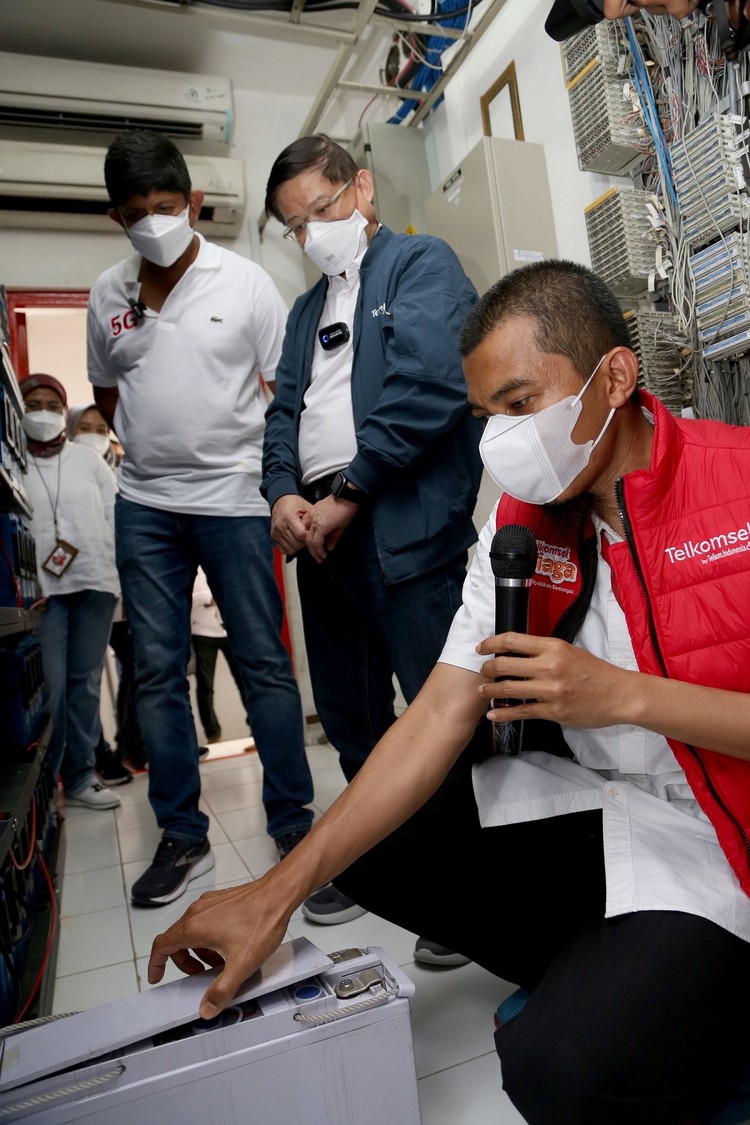 Siap Hadapi Natal dan Tahun Baru Telkomsel bersiap menghadapi lonjakan trafik pengguna data di hari Natal dan pergantian tahun baru 2022. Beginilah persiapannya.