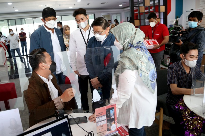Telkomsel bersiap menghadapi lonjakan trafik pengguna data di hari Natal dan pergantian tahun baru 2022. Beginilah persiapannya.