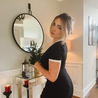 Stephanie Matto jadi viral setelah menjelaskan bisnis penjualan kentutnya di media sosial. Ia mengatakan hal tersebut menyenangkan meski memang aneh. Foto: Instagram @stephaniematto