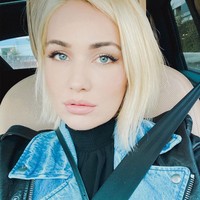 Satu stoples dijual USD 1.000 atau seharga Rp 14 jutaan. Dalam seminggu dikatakan ia bisa menjual sekitar USD 50 ribu atau Rp 717 jutaan. Selain stoples berisi bunga dan gas yang dikeluarkannya, ia juga mengirimkan catatan pribadi untuk pelanggan. Menurut Stephanie, para pembelinya kebanyakan adalah kolektor barang-barang aneh. Foto: Instagram @stepankamatto