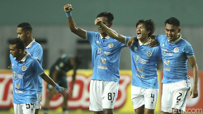 Sulut United berhasil menaklukkan PSMS Medan dalam pertandingan babak 8 besar Liga 2. Patrich Wanggai dkk menang 2-1.