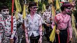 Tradisi Mewarnai Diri Untuk Mengusir Roh Jahat di Bali