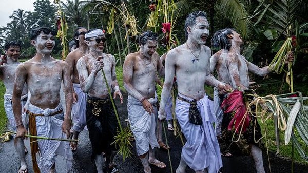 Tradisi Mewarnai Diri Untuk Mengusir Roh Jahat Di Bali 6519