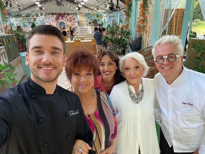 10 Potret Pastry Chef Ganteng Damiano Carrara dengan Kreasinya