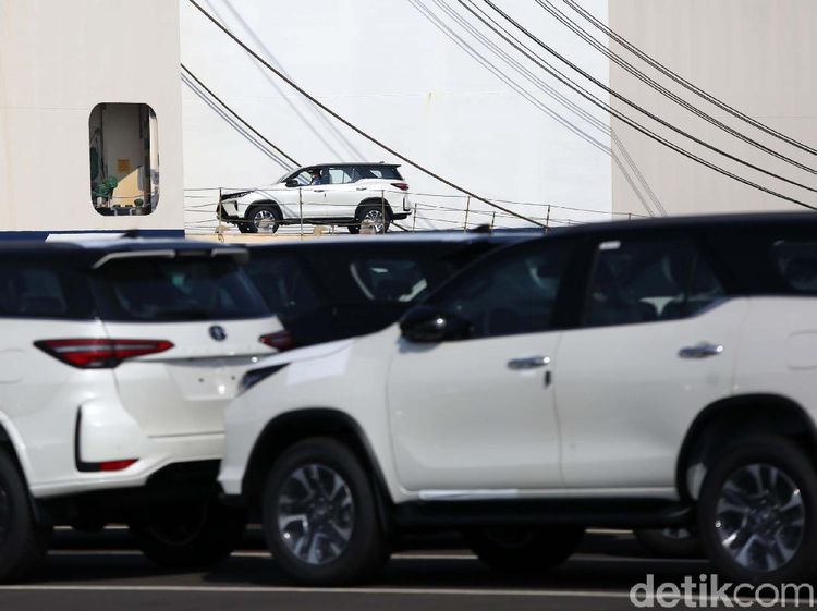 Potret Mobil Made In Indonesia yang Warnai Jalan Maroko