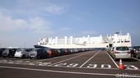 Pelabuhan ini awalnya dikelola Kementerian Perhubungan lewat penugasan kepada Pelindo ini kini resmi dikelola gabungan perusahaan Indonesia-Jepang, yaitu PT Pelabuhan Patimban Internasional (PPI) dan Toyota Tsusho Corporation.