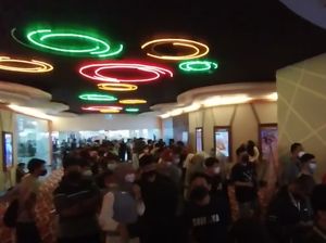 Rela Berjam-jam Antre Tiket Spider-Man: No Way Home di Magelang