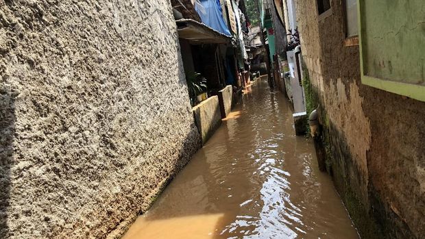 Banjir di 4 RT di Pondok Pinang, Kebayoran Lama, Jaksel.
