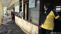 Banjir Disertai Lumpur-Batu Terjang Bangunan Sekolah di Polman Sulbar