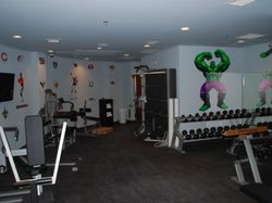 Mengintip Isi Bungker Mewah Anti-Kiamat, Punya Kolam Renang hingga Bioskop