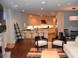 Mengintip Isi Bungker Mewah Anti-Kiamat, Punya Kolam Renang hingga Bioskop