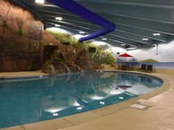 Mengintip Isi Bungker Mewah Anti-Kiamat, Punya Kolam Renang hingga Bioskop