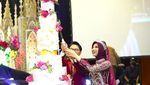 Hiks! Kue Pernikahan Danang DA dengan Dokter Cantik di Pesta Unduh Mantu Jatuh