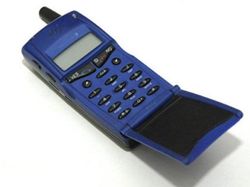 Nostalgia Ponsel Hitam Putih yang Pernah Bikin Keren Penggunanya