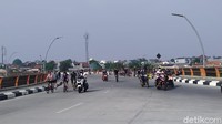 Kalian bisa gowes sepeda sampai puas di sini. Area terbuka ini ramai pengunjung setiap hari, apalagi ketika weekend di pagi dan sore hari. (Tiara Rosana/detikTravel)