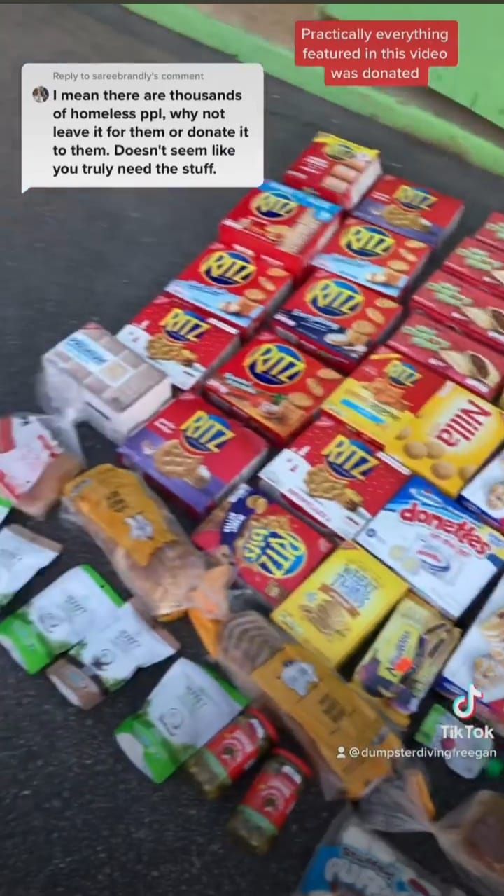 Wanita Ini Hobi Kumpulkan Makanan yang Sudah Dibuang