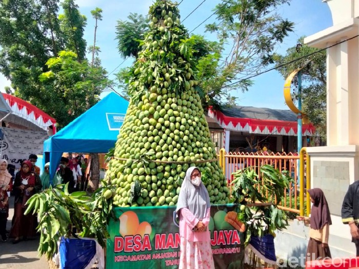 Indramayu menggelar festival mangga yang diproyeksikan jadi agenda tahunan