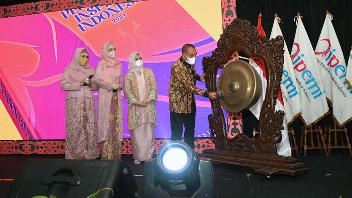 Ini Para Perempuan Inspiratif 2021 Anugerah penghargaan perempuan inspirasi Indonesia kembali digelar. Kegiatan ini untuk mendorong perempuan Indonesia untuk terus berprestasi dan berkarya.