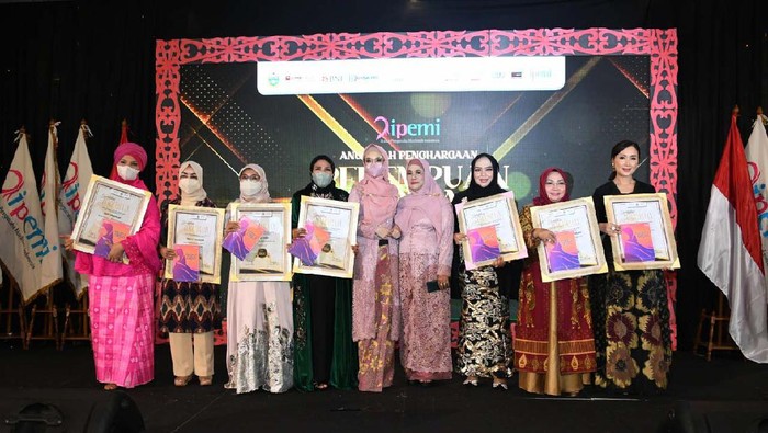 Anugerah penghargaan perempuan inspirasi Indonesia kembali digelar. Kegiatan ini untuk mendorong perempuan Indonesia untuk terus berprestasi dan berkarya.
