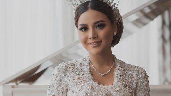 10 Inspirasi Baju Pengantin dari Artis Indonesia yang Menikah di 2021
