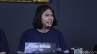 Rambut gondrong Iqbaal Ramadhan sudah terlihat dalam film Ali & Ratu-ratu Queens. Kini dia tetap nyaman dengan rambut panjang. (Foto: Bayu/detikcom)