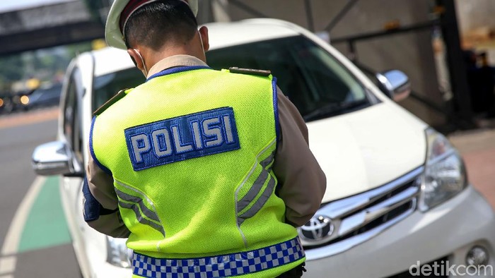 Jalan ganjil genap Jakarta terbaru kembali diberlakukan oleh Pemerintah Provinsi DKI Jakarta. Ruas jalan mana saja yang diberlakukan ganjil genap?