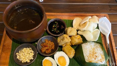 Mantap Lur! Sego Rawon dan Tempe Mendoan di Java Dancer Coffee