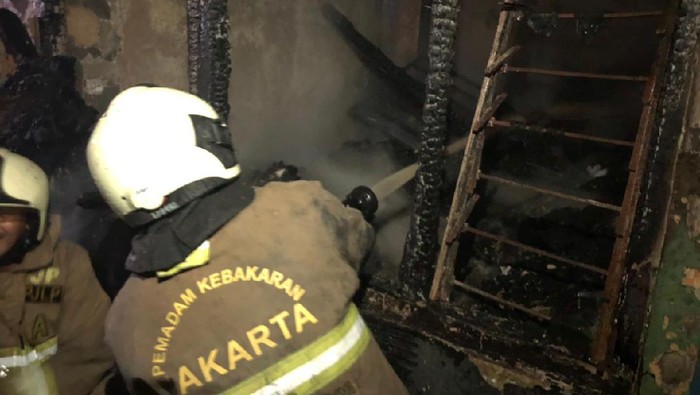 Kebakaran rumah padat penduduk di Menteng Jakarta Pusat (Hanafi-Detikcom)