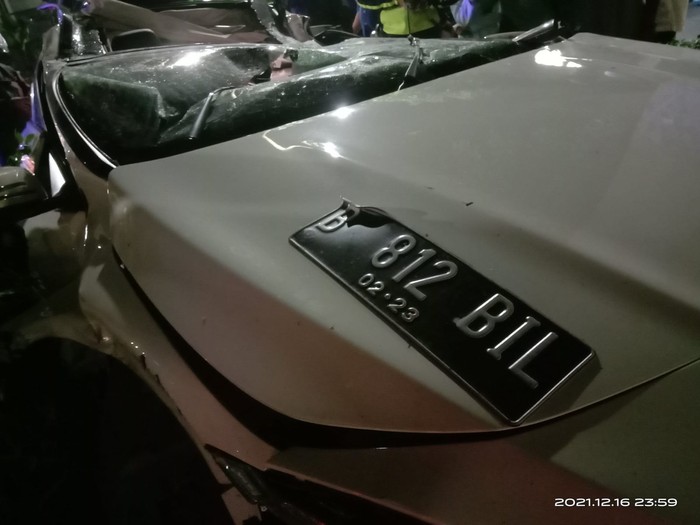 Kecelakaan Mercy di Senayan, korban meninggal dunia, Kamis (15/12/2021) malam.