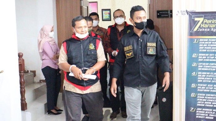 Kejaksaan tahan empat tersangka korupsi di Rohul (dok. Istimewa)