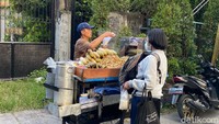 Ada juga penjual aneka rebusan. Mulai dari jagung, kacang, hingga bajigur. Foto: detikFood