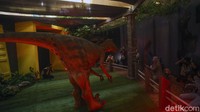 Pengunjung bakal menyaksikan proses kelahiran dinosaurus hingga menjelajahi wahana yang penuh dengan T-Rex dan Raptor tentu menjadi pengalaman yang menantang sekaligus menyenangkan.