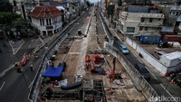 Akibat proyek ini, saat ini di kawasan tersebut terjadi pengalihan arus. Arah mobil dari Harmoni akan dialihkan masuk ke arah Pasar Asemka yang tembus ke Pasar Pagi.