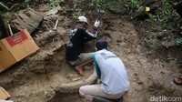 Koordinator Museum Patiayam Kudus, Jamin mengatakan tim gabungan tersebut melakukan penyelamatan fosil gading gajah stegodon. Penggalian fosil tersebut sempat diperkirakan memakan waktu dua hari, tapi dalam sehari sudah berhasil dievakuasi ke Museum Purbakala Patiayam.